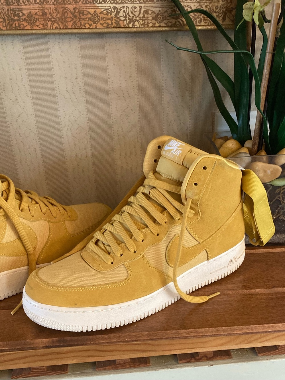 Nike Air Force 1 High Suede Size 11 Mens Yellow Ochre Sneakers